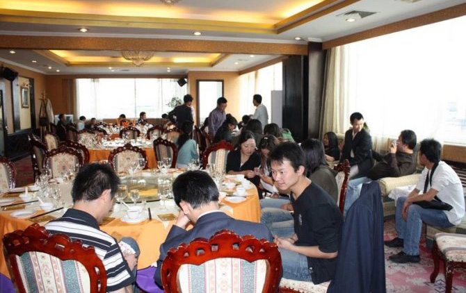 2009年2月29日，昆明天度網(wǎng)絡公司多名員工生日之際，公司在滇池路“西貢碼頭.中云名菜館”舉辦了集體生日宴會。天度部分同事及天度部分客戶共計100余人參加了本次活動。