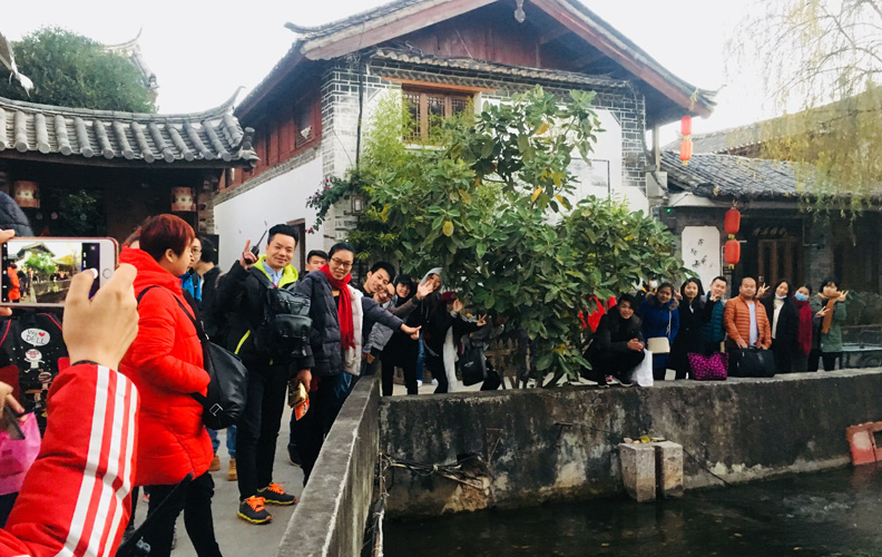 劃船完后返回客棧吃飯，結(jié)束今天歡愉又略帶刺激的行程。