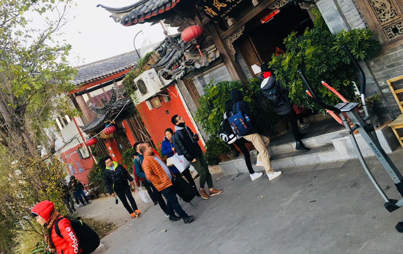有的小伙伴各自返回客棧休息，為第二天的自由行準(zhǔn)備。
